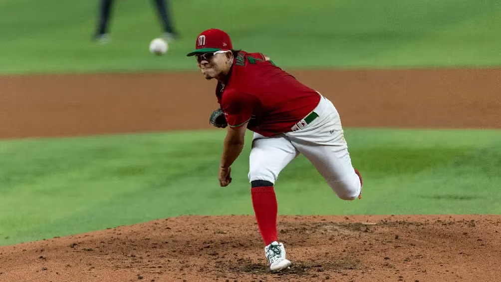 Tras su suspensión en MLB, Julio Urías podría volver a los diamantes en México