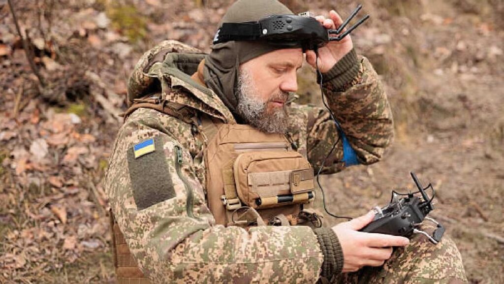 Cárteles mexicanos se infiltran entre militares de Ucrania para aprender a usar drones