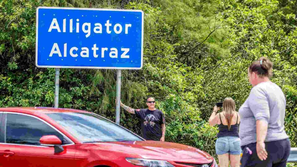 Ordena jueza desmantelar ‘Alligator Alcatraz’ dentro de 60 días