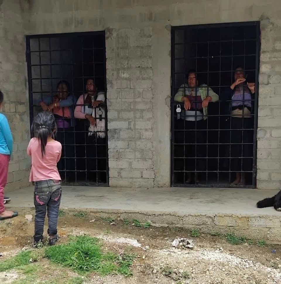 Encarcelan a cuatro mujeres en San Juan Chamula, por defender sus tierras