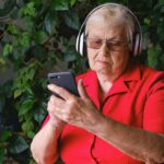 Vida digital, riesgo real en México: fraudes que acechan a las personas mayores