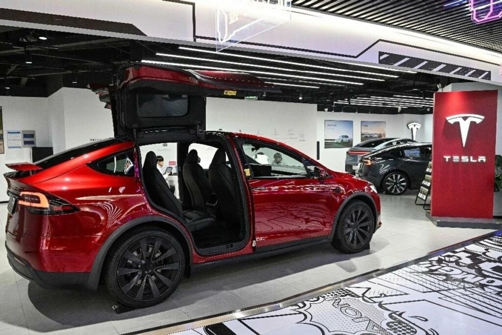 Siguen los problemas para Tesla en Europa; ventas se desploman en agosto