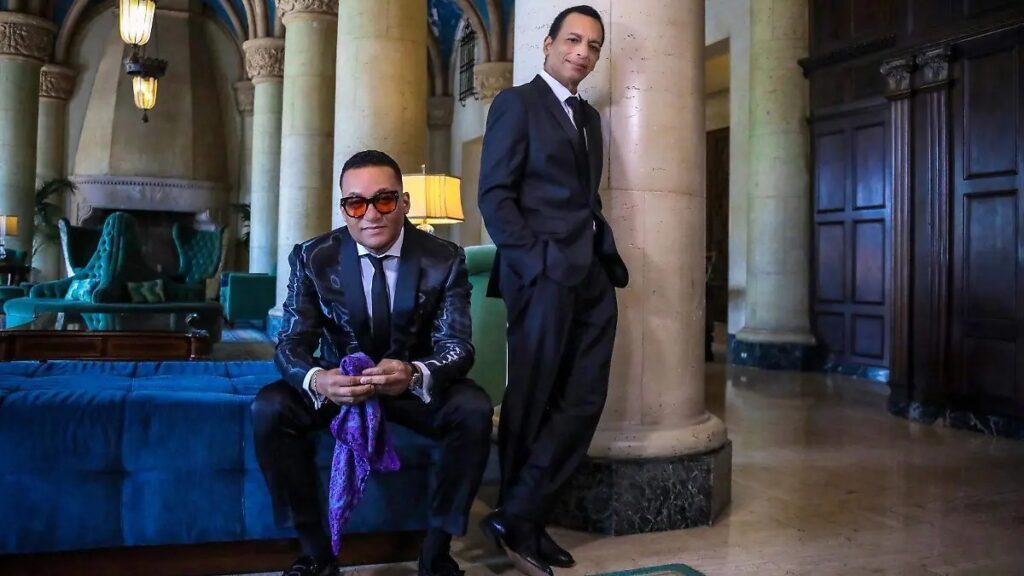 Jon Secada hace honores a Nat King Cole, el primer solista anglo que cantó en español