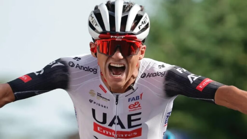 Isaac Del Toro hace historia y es el primer latinoamericano en ganar Gran Premio Industria & Artigianato