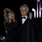 Karol G canta junto a Andrea Bocelli en el primer concierto pop en El Vaticano