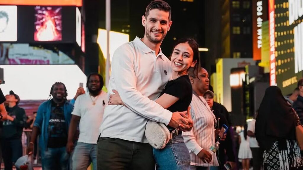 Adrián Marcelo acepta crisis en su matrimonio