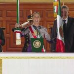 Claudia Sheinbaum encabeza primer grito de una mujer desde Palacio Nacional con vivas a la dignidad y soberanía