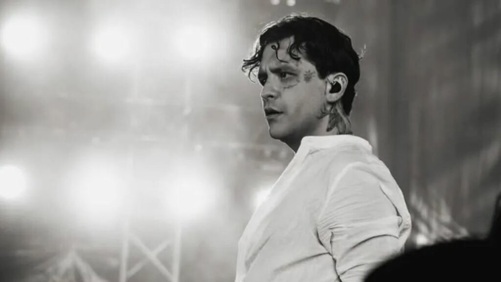 Ingeniera de Christian Nodal revela cómo es trabajar con él en el estudio; «sabe perfectamente lo que quiere»