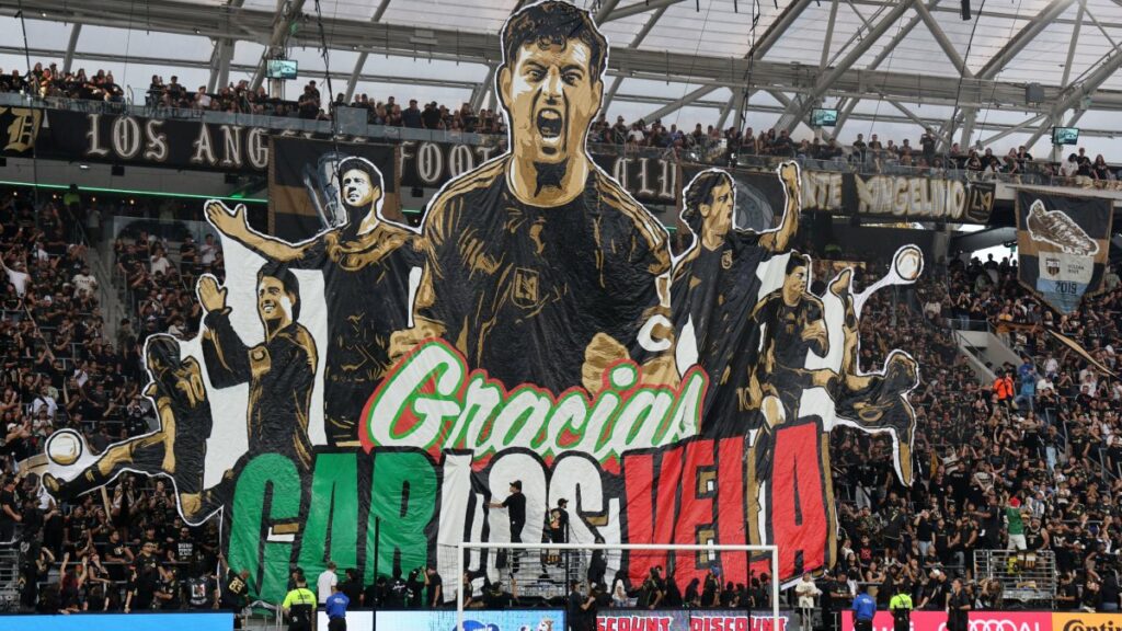 LAFC honra a Carlos Vela con emotivo homenaje y goleada