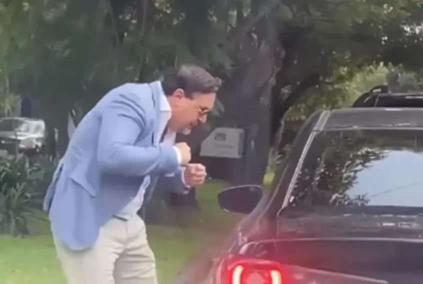 ‘Lord bájate’: Hombre detiene el tráfico para pelear con conductor en Las Lomas de Chapultepec