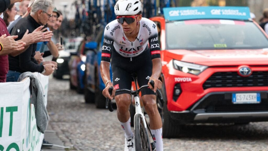 Isaac del Toro logra su victoria 16 del año y rompe récord en Giro del Veneto 2025