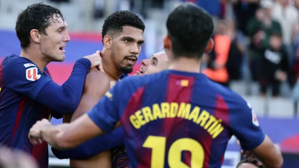 Ronald Araujo se reivindica y le da el triunfo al Barcelona sobre Girona con gol de último minuto