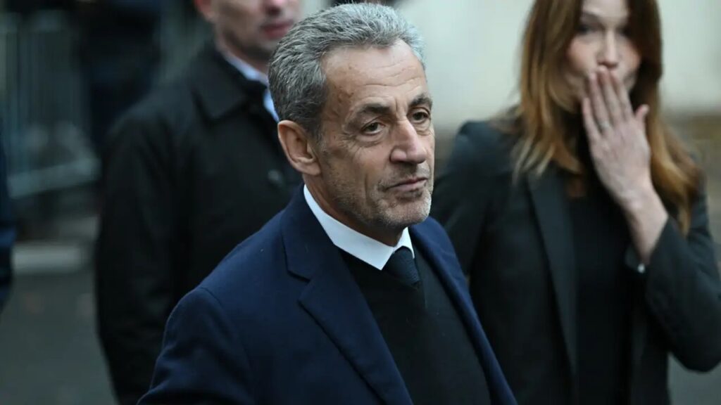 El expresidente Sarkozy entra en la cárcel para cumplir su condena de cinco años