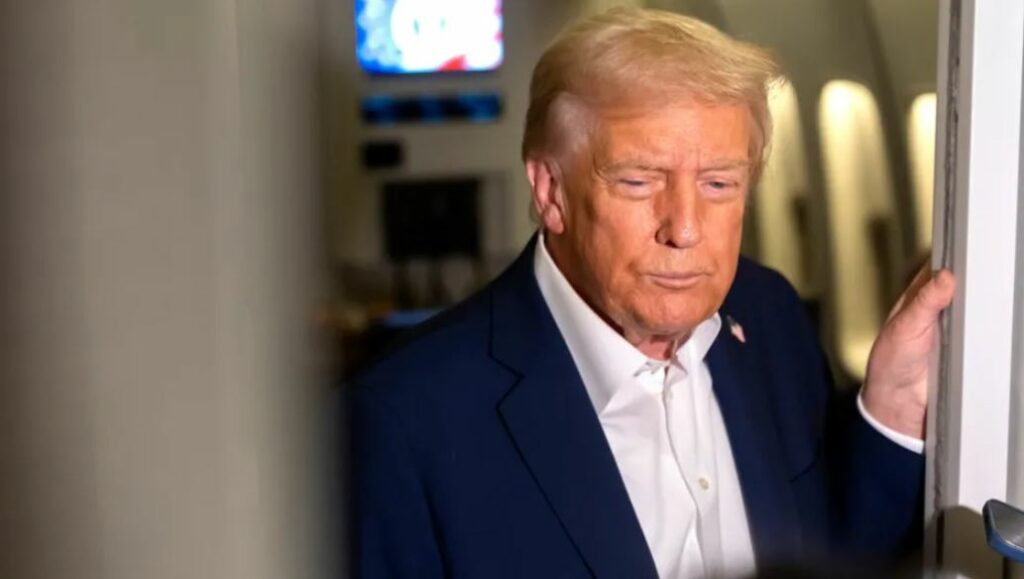 Donald Trump aplicará impuesto adicional del 10% a Canadá por no retirar anuncio antiaranceles