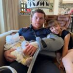 Canelo Álvarez publica inédita foto con sus hijas tras su cirugía de codo