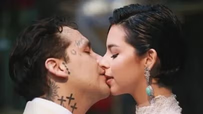 Christian Nodal genera polémica por comentario sobre su boda religiosa con Ángela Aguilar: «Lo bueno es que con la misma»