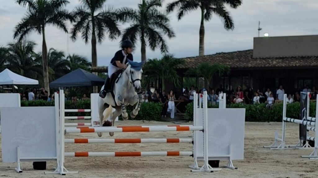 Destacan jinetes de Quintana Roo en la Gran Final del Circuito Estatal Ecuestre