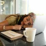 ‘Caffeine nap’: técnica de tomar café antes de la siesta para mejorar la energía y concentración