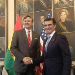 Estados Unidos retornará embajadores a Bolivia después de 17 años, tras investidura de Rodrigo Paz