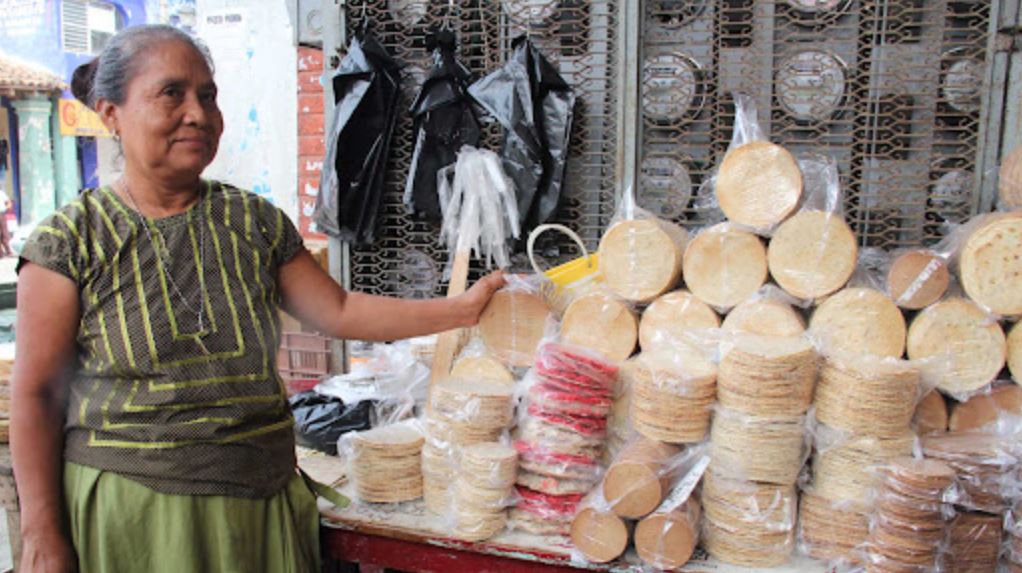 Era Trump pega a productores de totopos y mezcal en Oaxaca