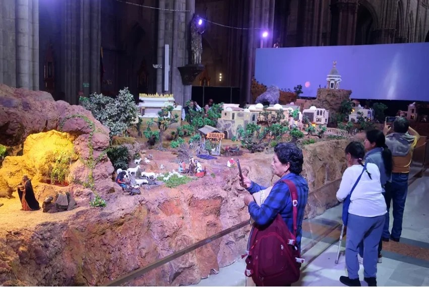 El pesebre »más grande de Suramérica» desborda fe, creatividad y asombro en Quito