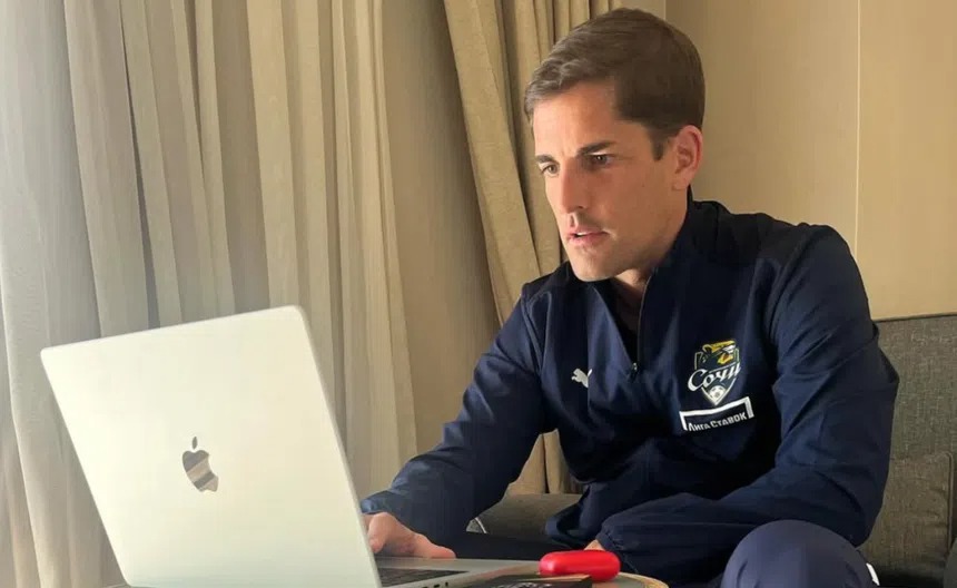 Corren a entrenador por dejar en manos de ChatGPT la contratación de jugadores