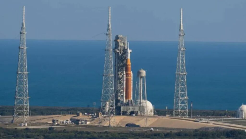 NASA pospone viaje Artemis II a la luna