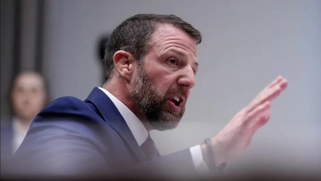 Senado de Estados Unidos confirma a Markwayne Mullin como secretario de Seguridad Nacional