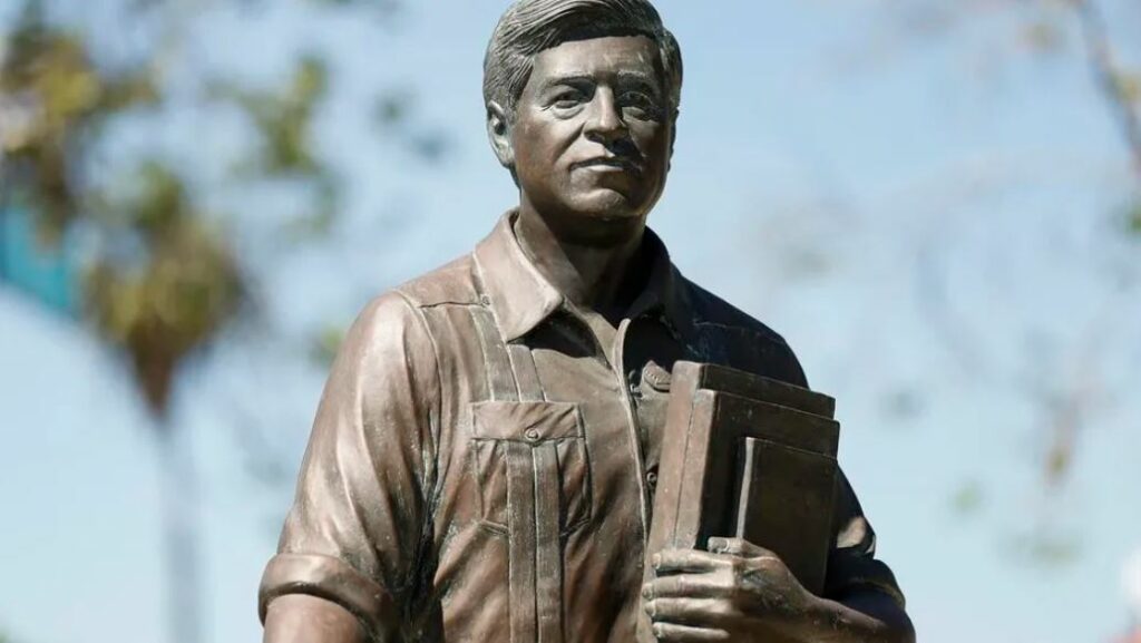 California aprueba proyecto para cambiar Día de César Chávez tras denuncias de âbûsôs