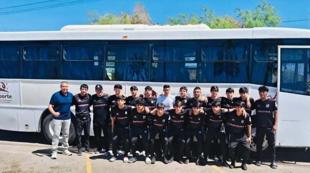Equipo de Caborca viaja a Nacional de fútbol representando a Sonora