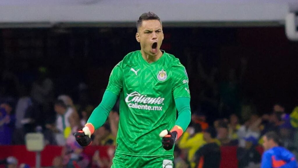 Óscar Whalley tiene minutos de juego ante inminente baja de ‘Tala’ Rangel