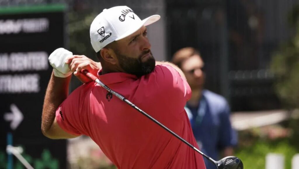 Jon Rahm se acerca al título del LIV Golf CdMx al terminar líder en la tercera ronda