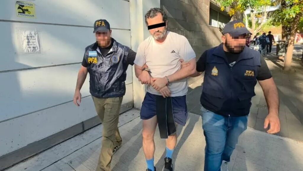 Atrapan en Argentina a exmando de la Marina ligado a ‘huachicol’