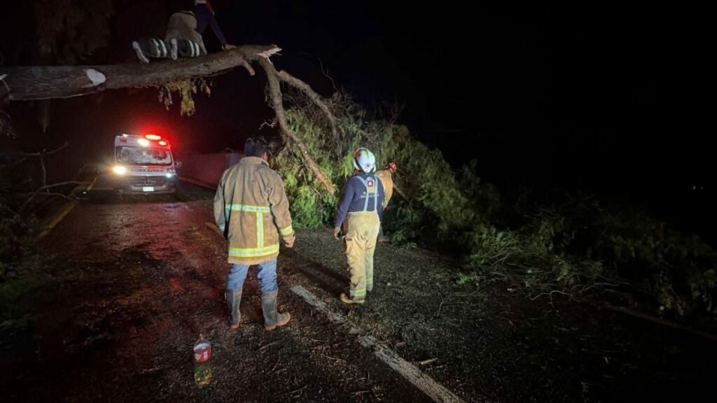 Dejan vientos y lluvias daños materiales en dos municipios de Hidalgo