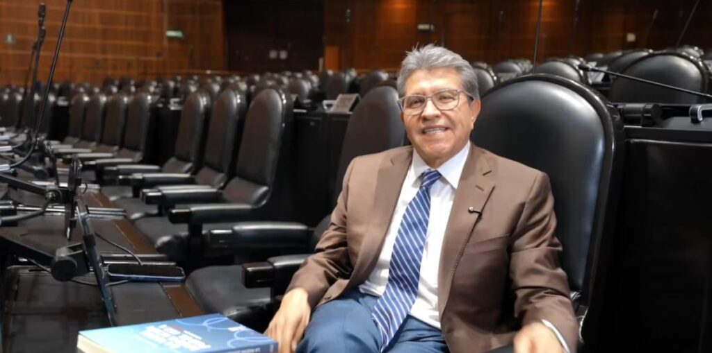 Ricardo Monreal presenta libro sobre el futuro del agua en México