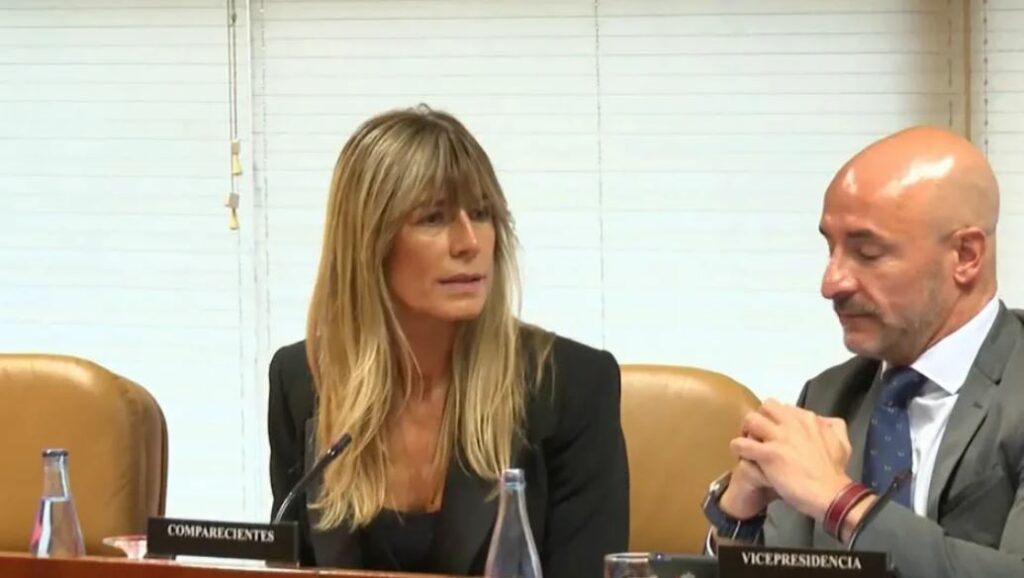 Juez envía a juicio a Begoña Gómez, esposa del presidente de España, y le retira el pasaporte