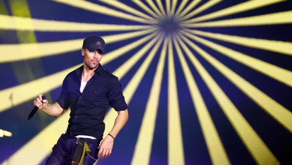 Enrique Iglesias sube la temperatura en el Fan Fest Monterrey entre gritos y emociones