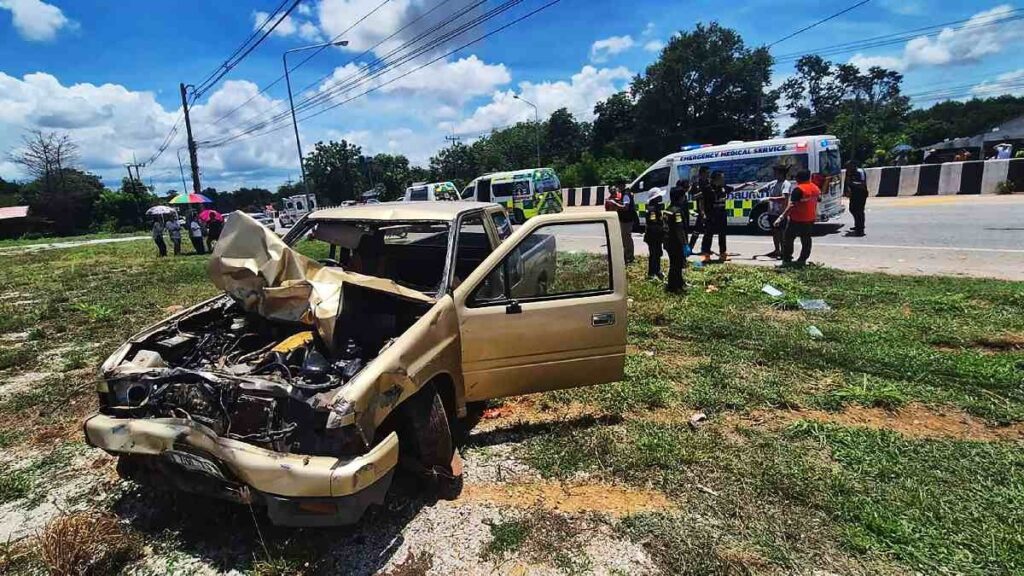 Niño de 11 años provoca tragedia al arrollar a peregrinación de monjes en Tailandia