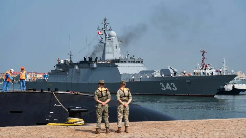 China lanza misil estratégico en el Pacífico e inicia maniobras navales con Rusia