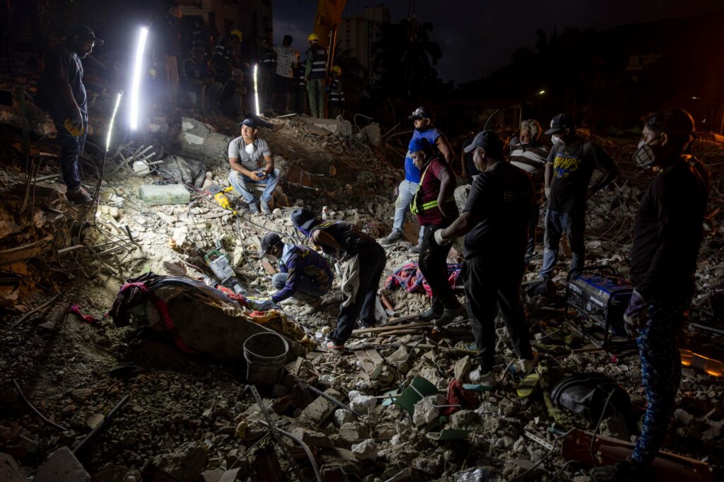 Sube a 5 mil 398 la cifra de muertos por el doble terremoto en Venezuela