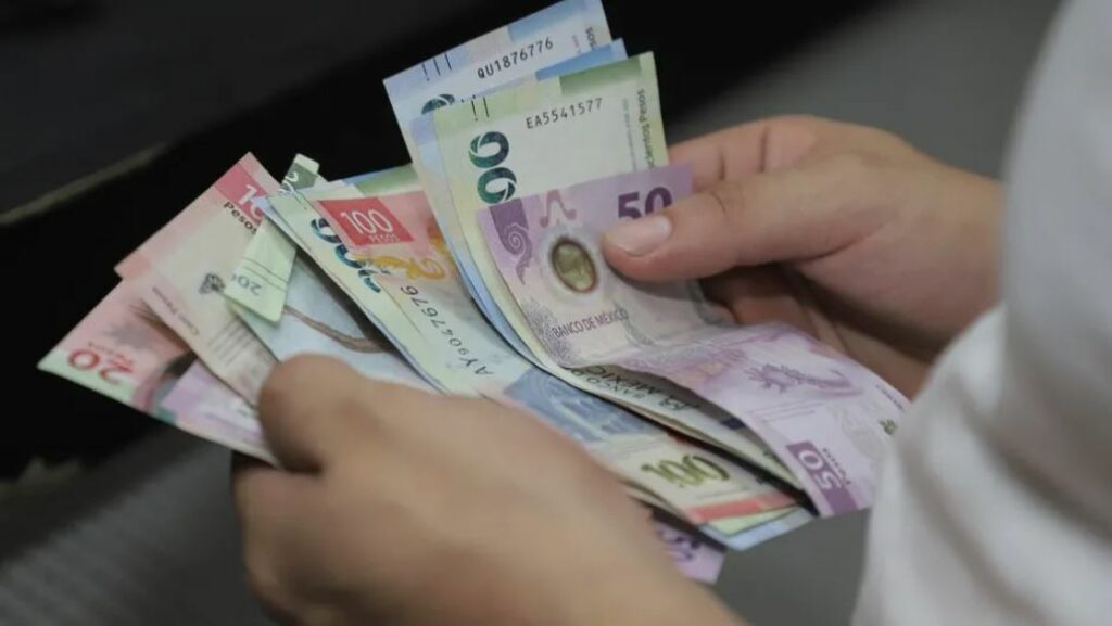 SAT reporta el bloqueo de 15 mil 968 cuentas bancarias en contra de recursos ilícitos