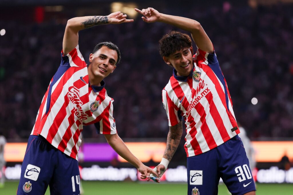 Chivas toma la cima del Apertura 2026