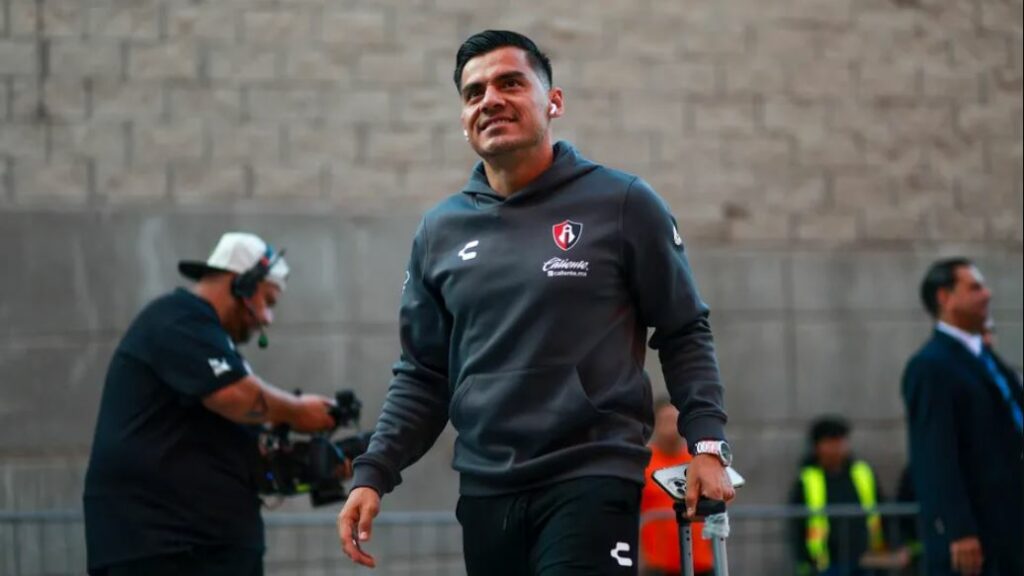 El regreso de Aldo Rocha al Atlas genera dudas en Hernán Crespo para el Clásico Tapatío